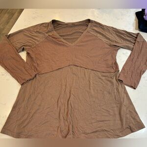 Oversized women’s flowy top